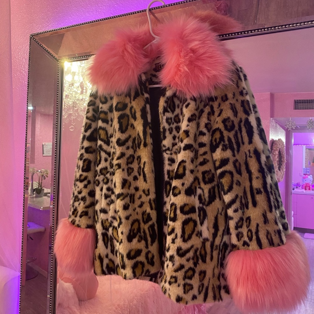💞Dollskill Delilah’s Sass Attack Faux fur Coat Brand New With Tags💞